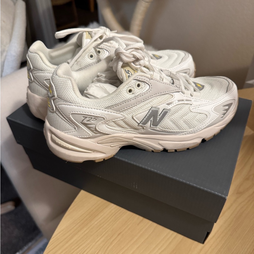 New balance 725v1